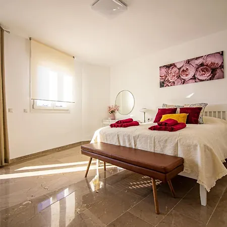 Atico En Bajondillo - Terraza, Piscina Y Parking * Torremolinos